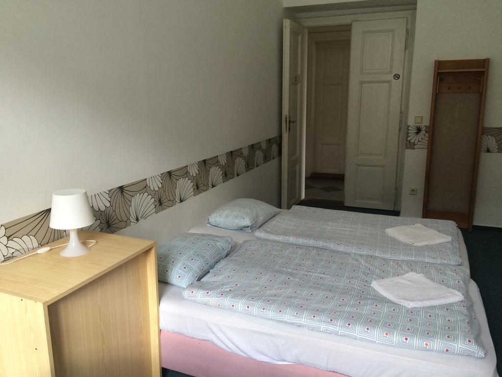 Charles Square Hostel Prague Exterior photo